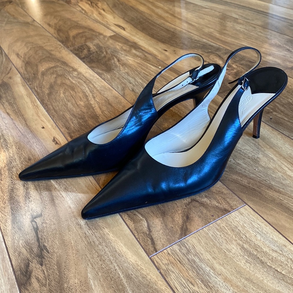 Stunning EUC Faconnable sling back kitten heels size 11 made in Italy leather